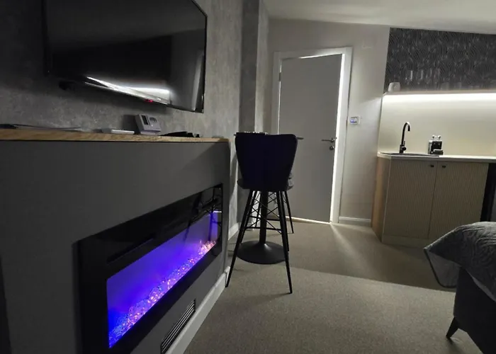 Face 3 Center アパート スボティツァ