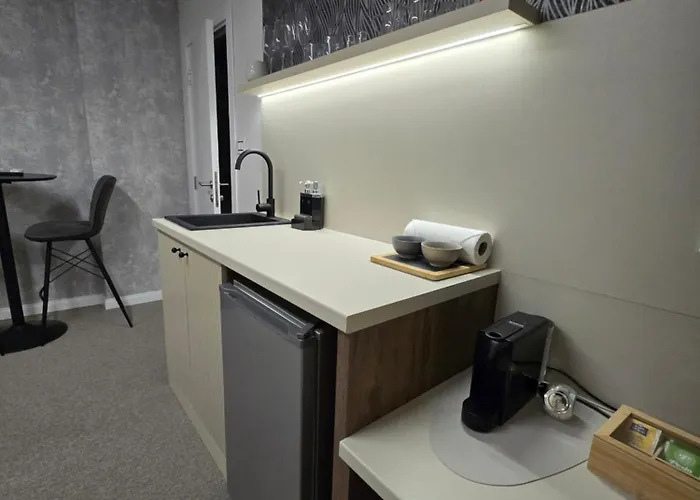 Face 3 Center アパート