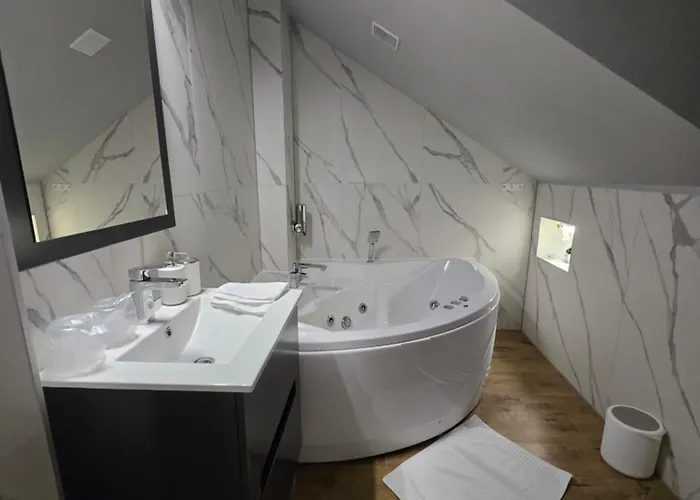 Face 3 Center アパート