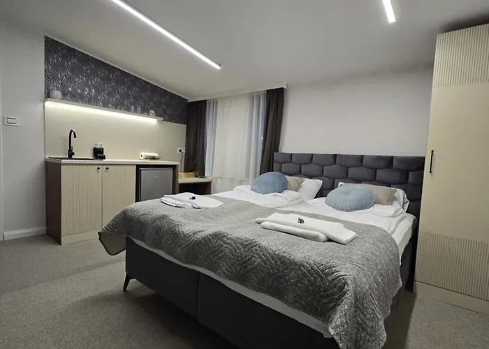 Face 3 Center アパート *